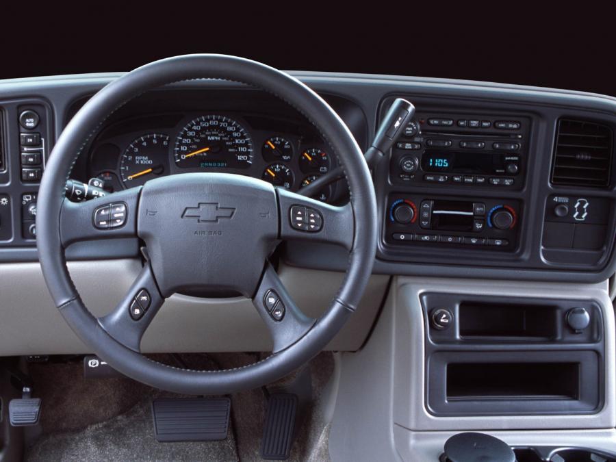  Chevrolet Suburban 2003 года  (фото 8 из 8)